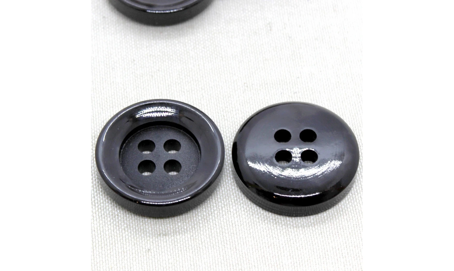 6 boutons / 35MM / Noir