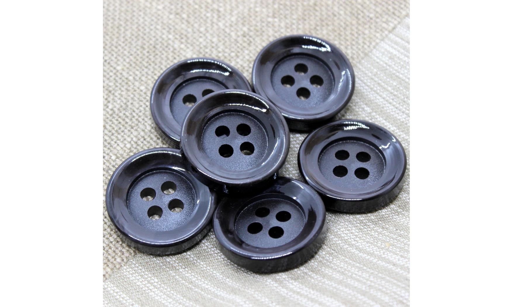 6 boutons / 35MM / Noir