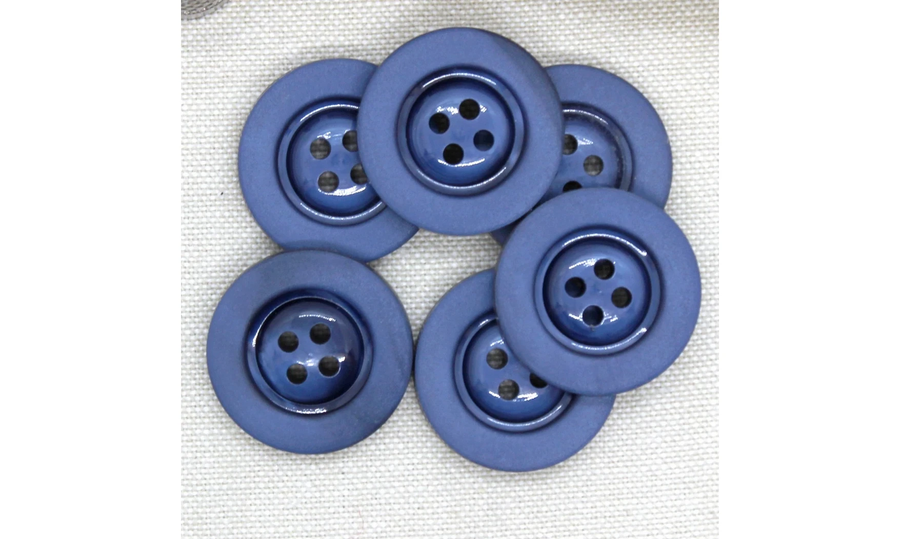 Vintage button Blue