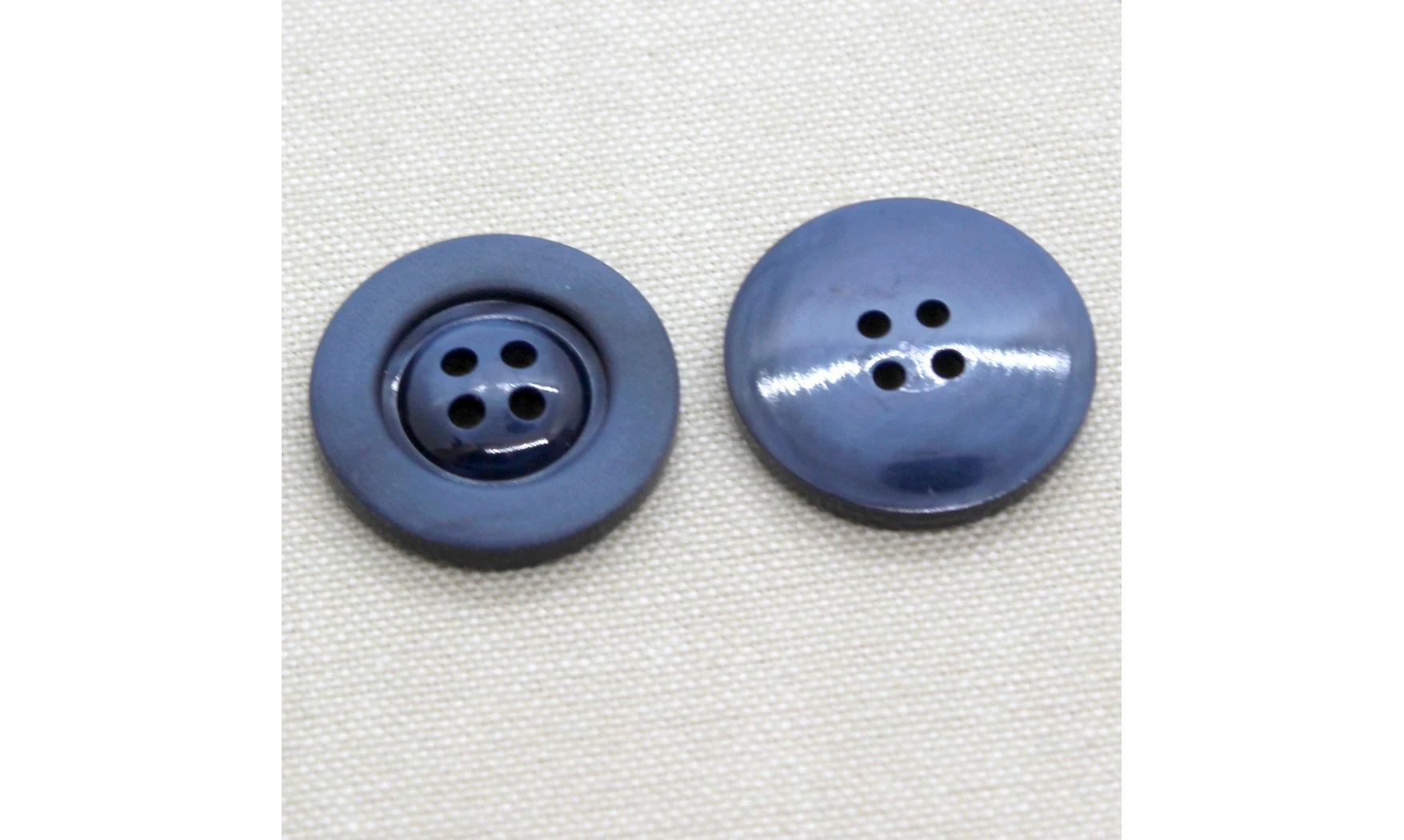 Vintage button Blue