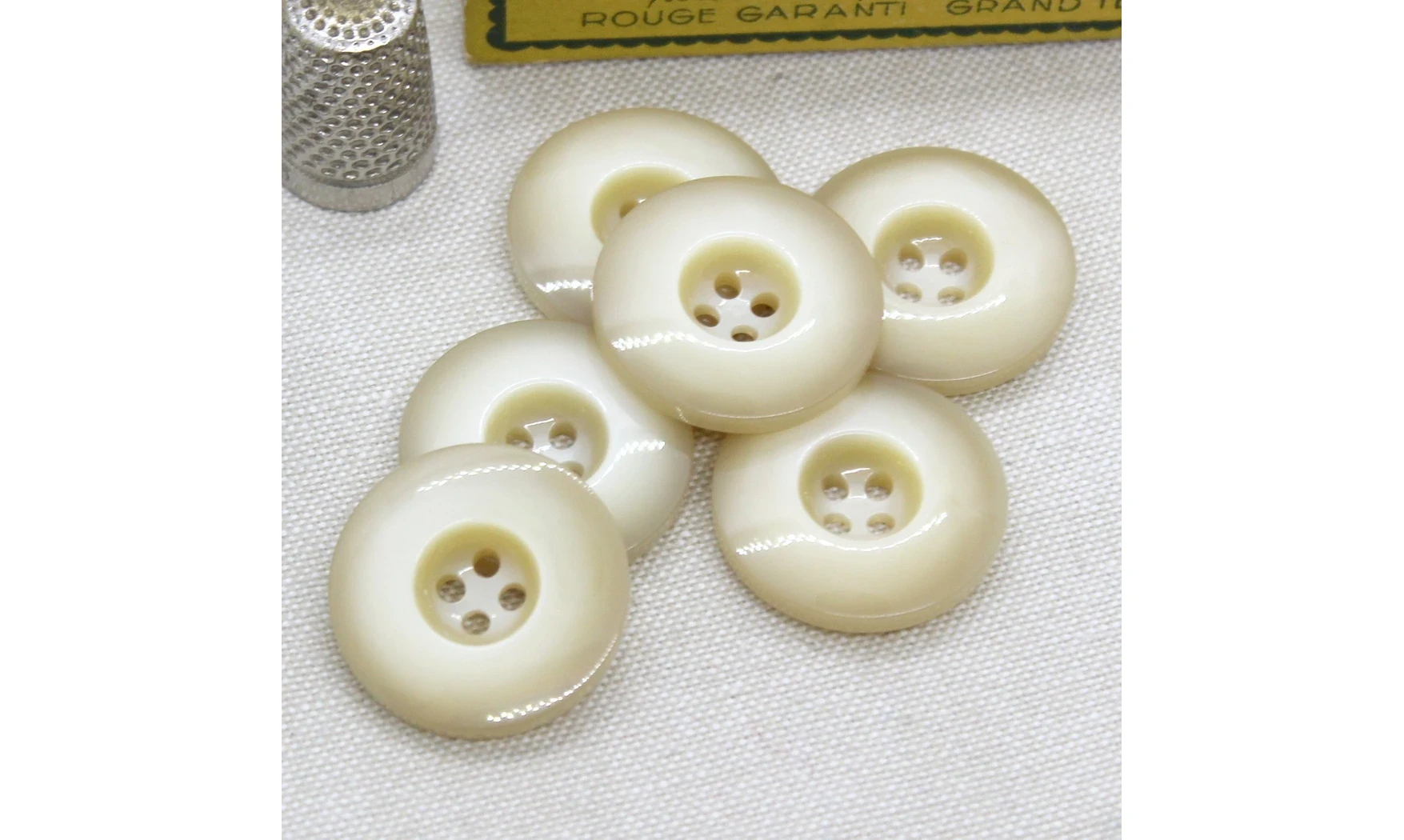 6 Boutons / 27MM / Beige