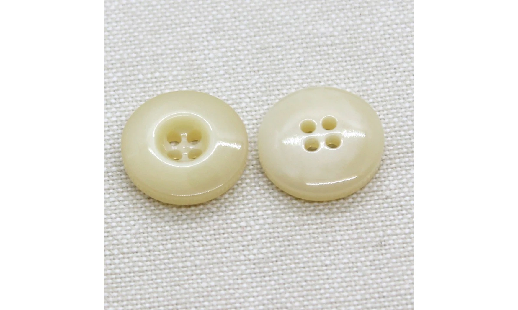 6 Boutons / 18MM / Beige