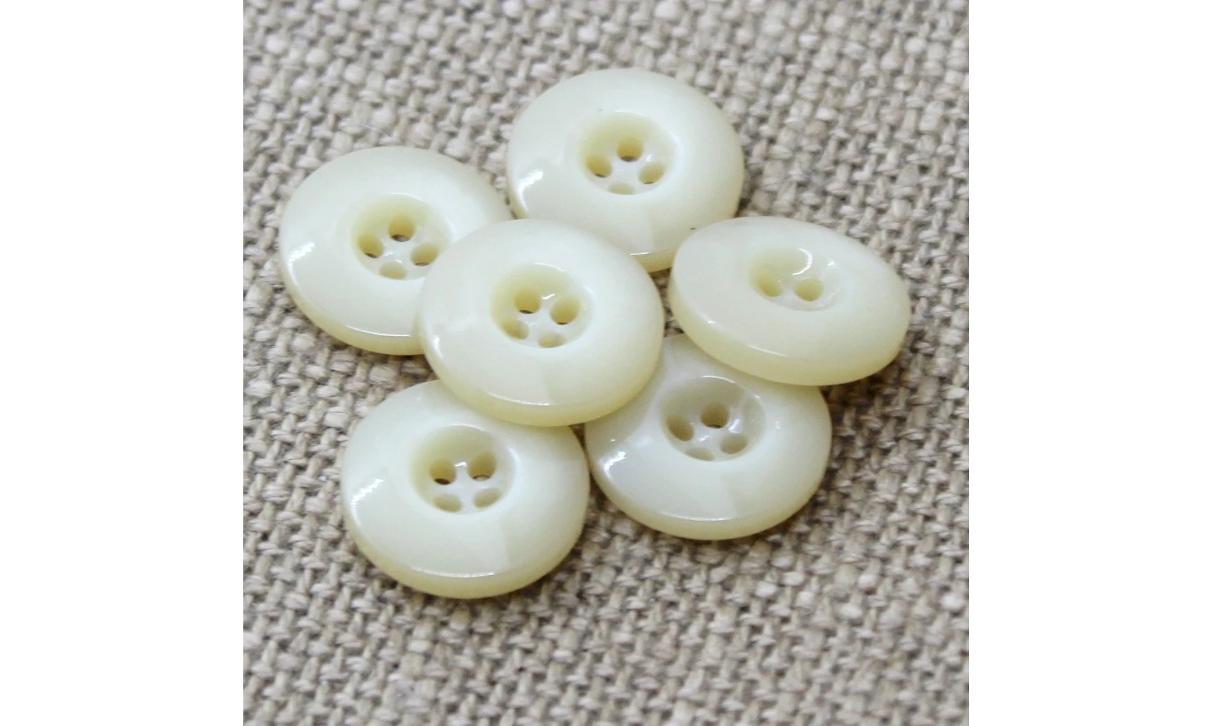 6 Boutons / 18MM / Beige
