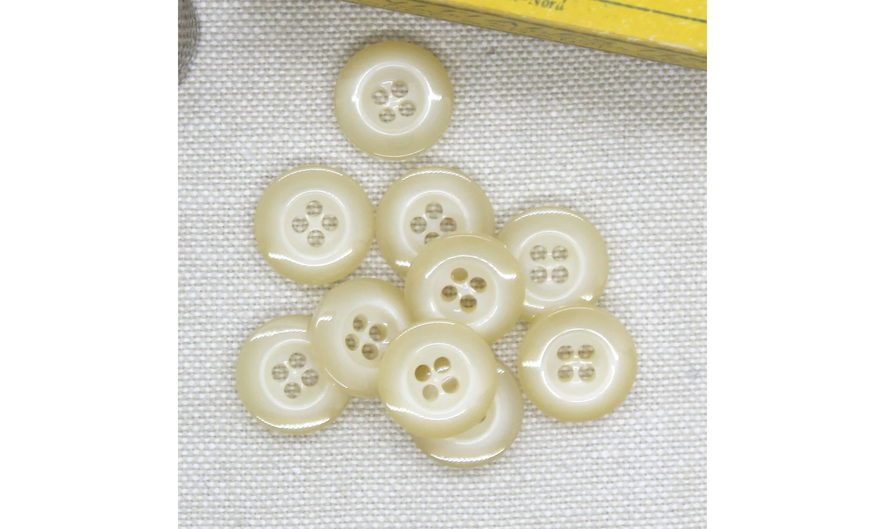 10 Boutons / 14MM / Beige