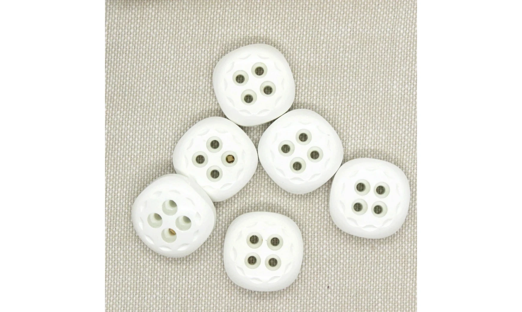 6 boutons / 20MM / Blanc