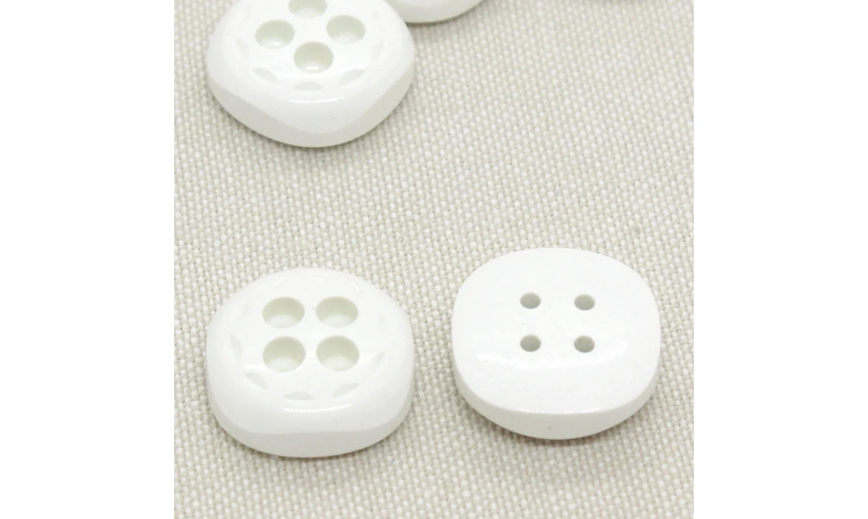 6 boutons / 20MM / Blanc