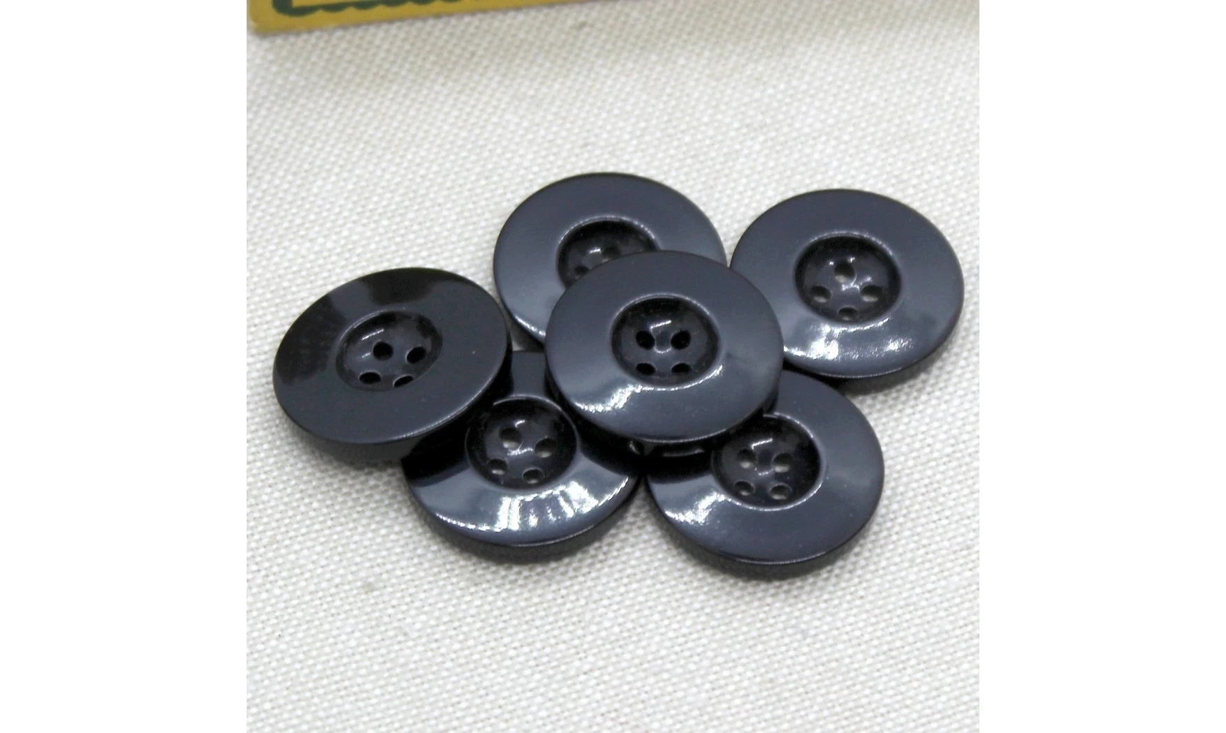 6 Boutons / 21MM / Noir