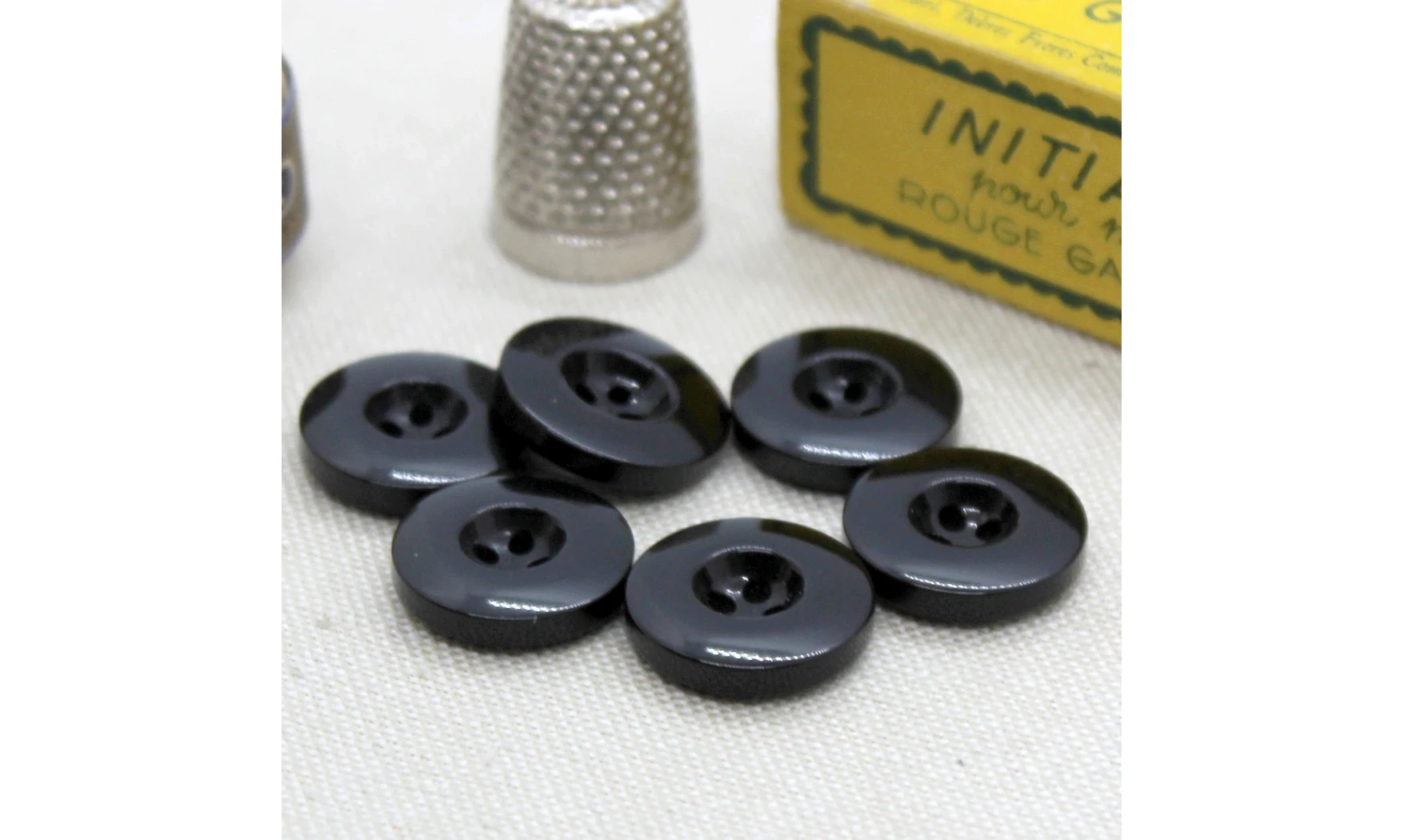 6 Boutons / 18MM / Noir
