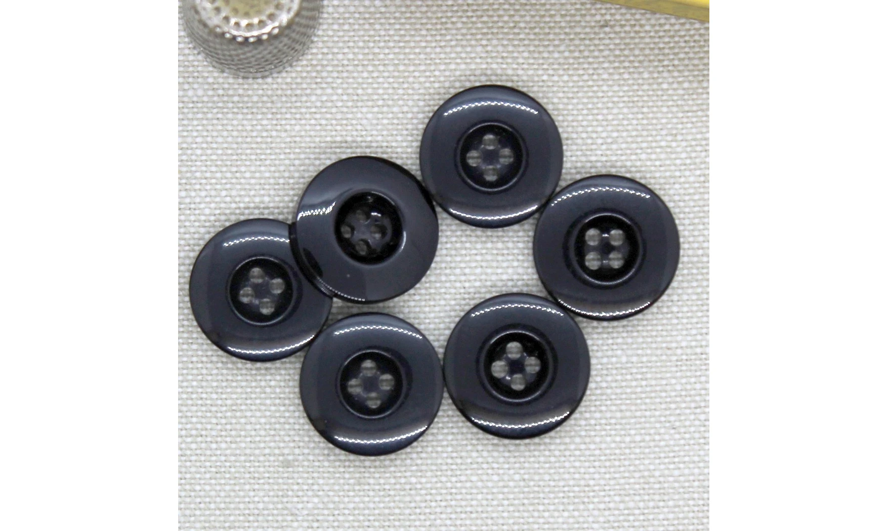 6 Boutons / 18MM / Noir