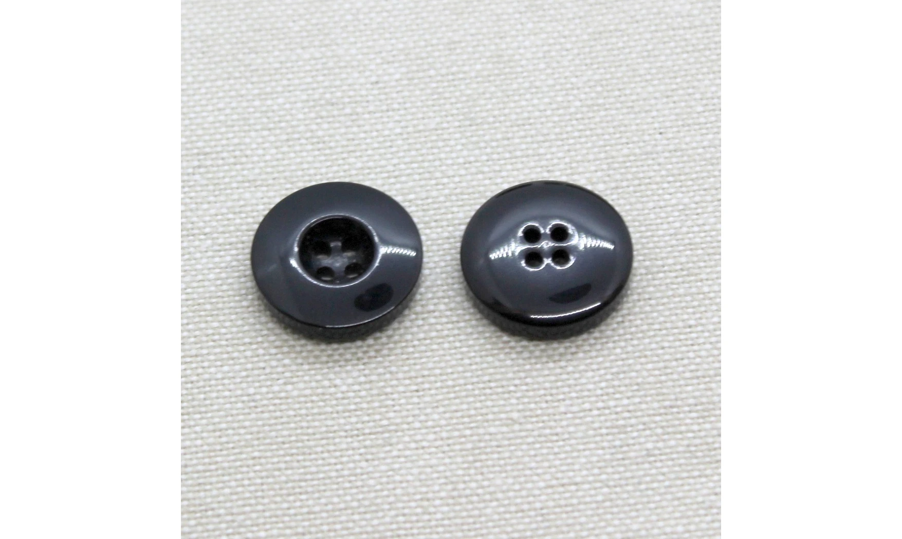 6 Boutons / 18MM / Noir