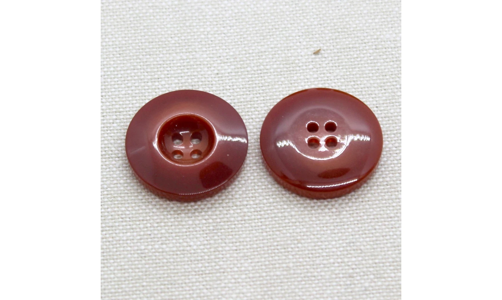 6 Boutons / 22MM / Rouge