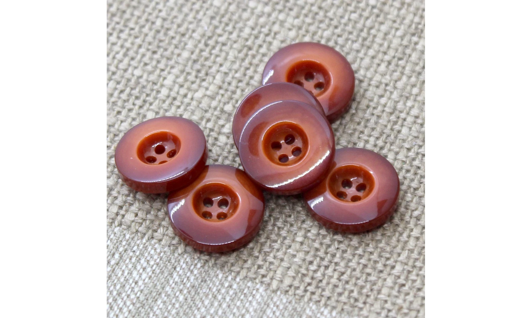 6 Boutons / 18MM / Rouge