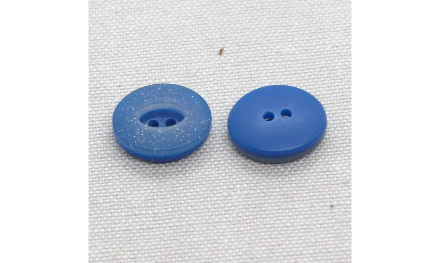 Vintage button Blue