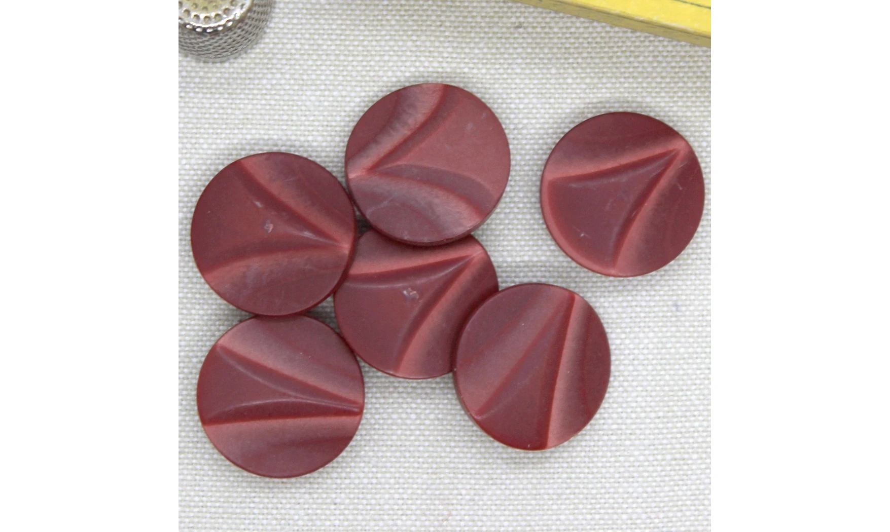 6 Boutons / 22MM / Rouge