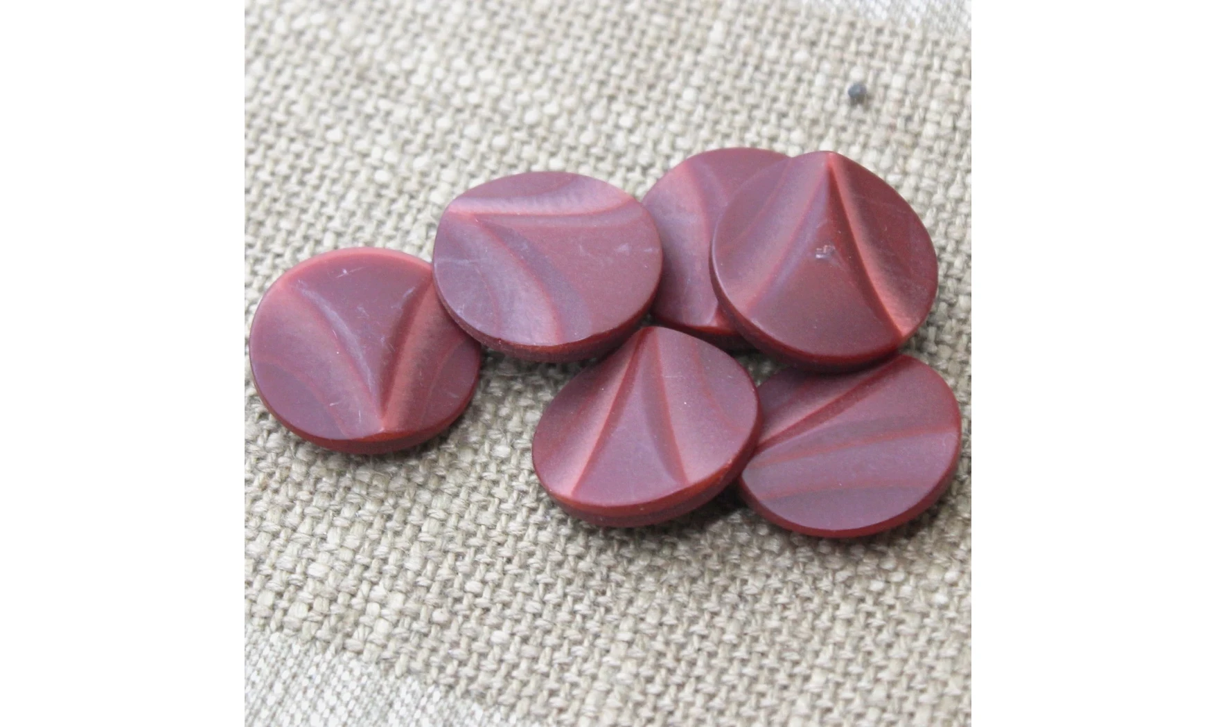 Vintage button Red