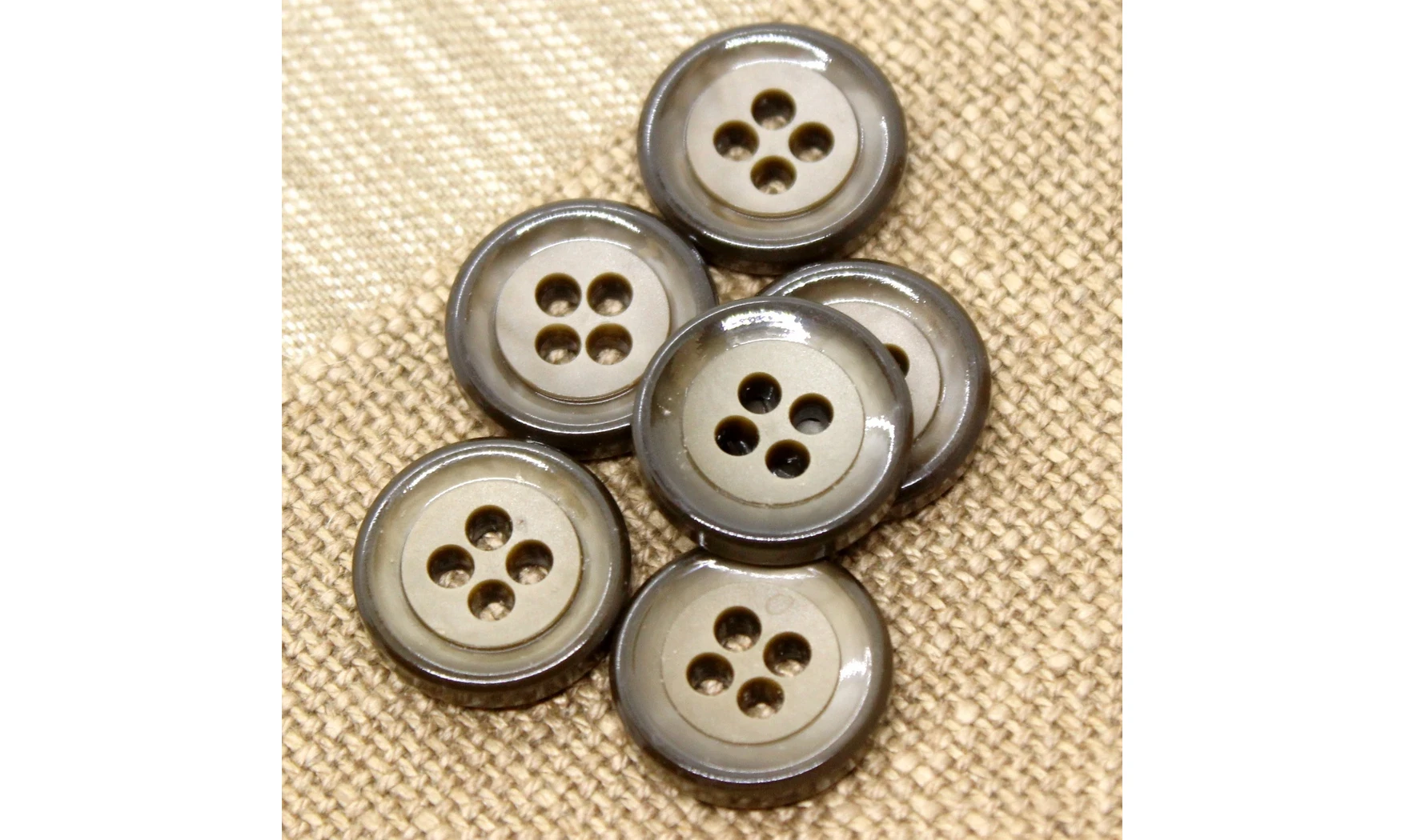 6 boutons / 22MM / Brun