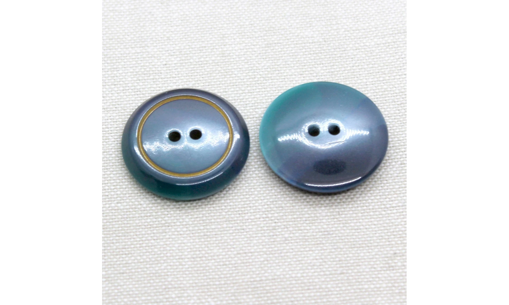 Vintage button Blue