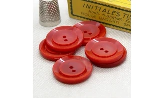 Vintage button Red