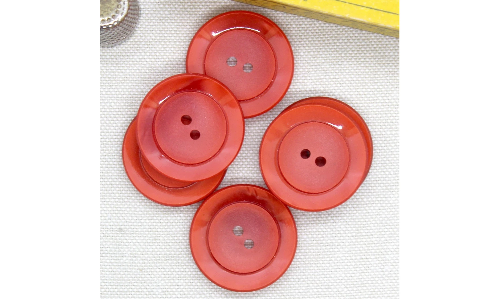 Vintage button Red
