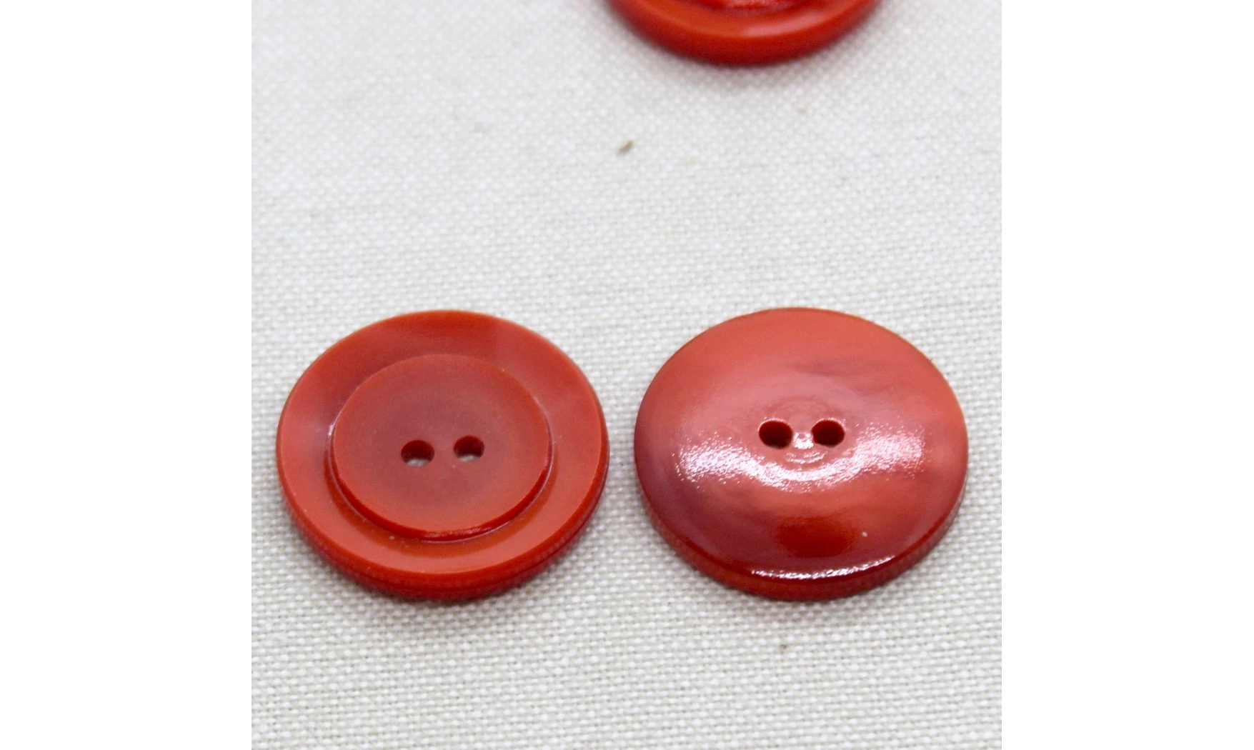 6 Boutons / 27MM / Rouge vif