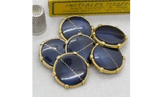 Vintage button Blue