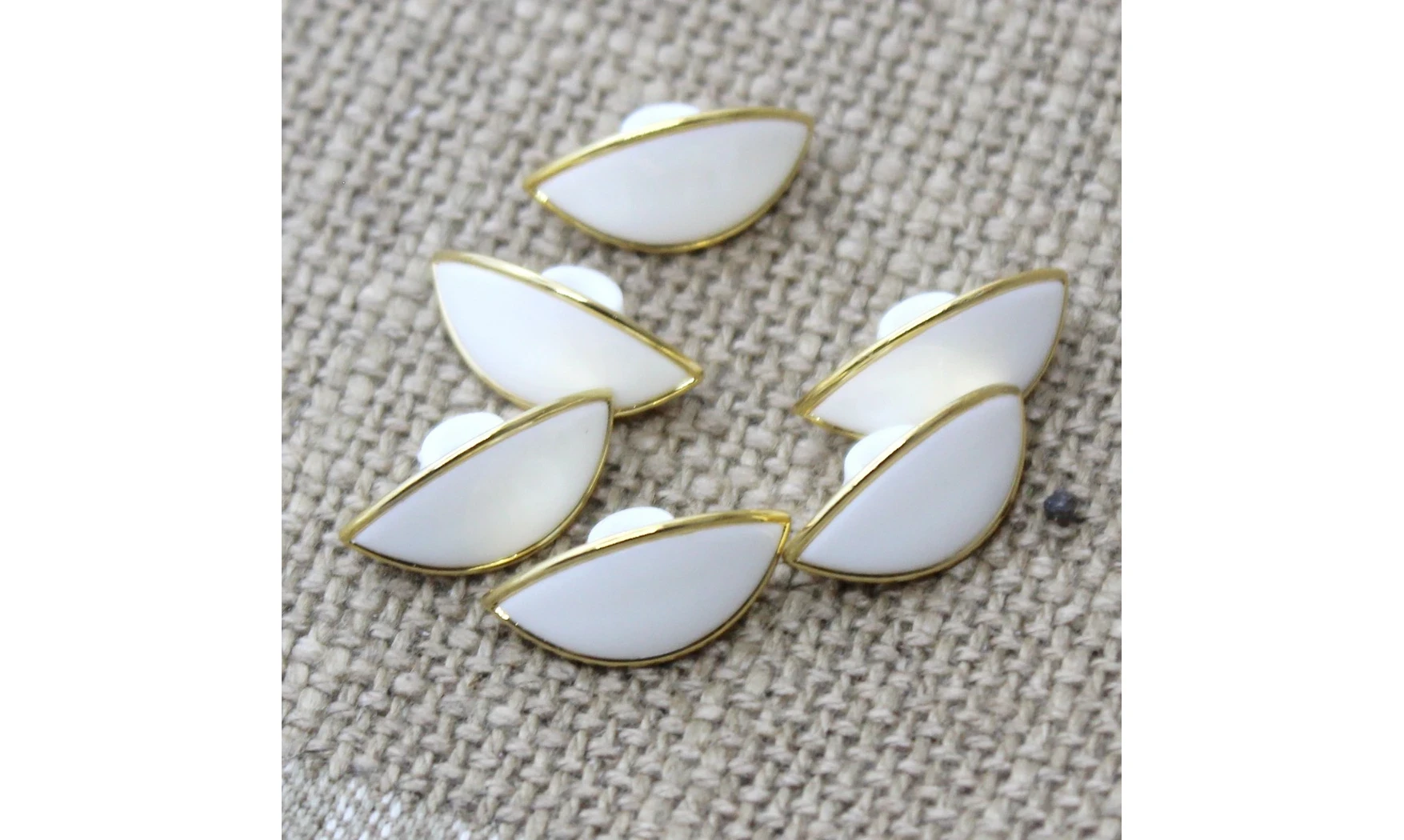 6 Boutons / 18MM / Oeil Blanc et doré