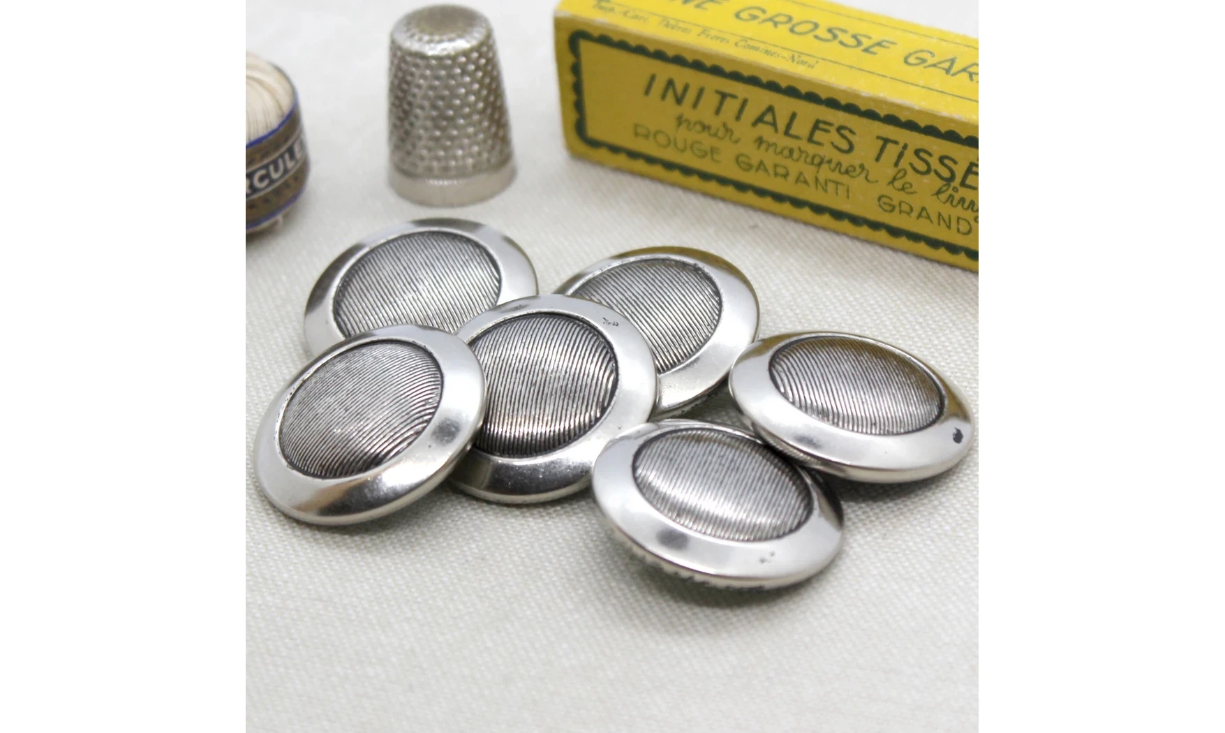 Vintage button Silver