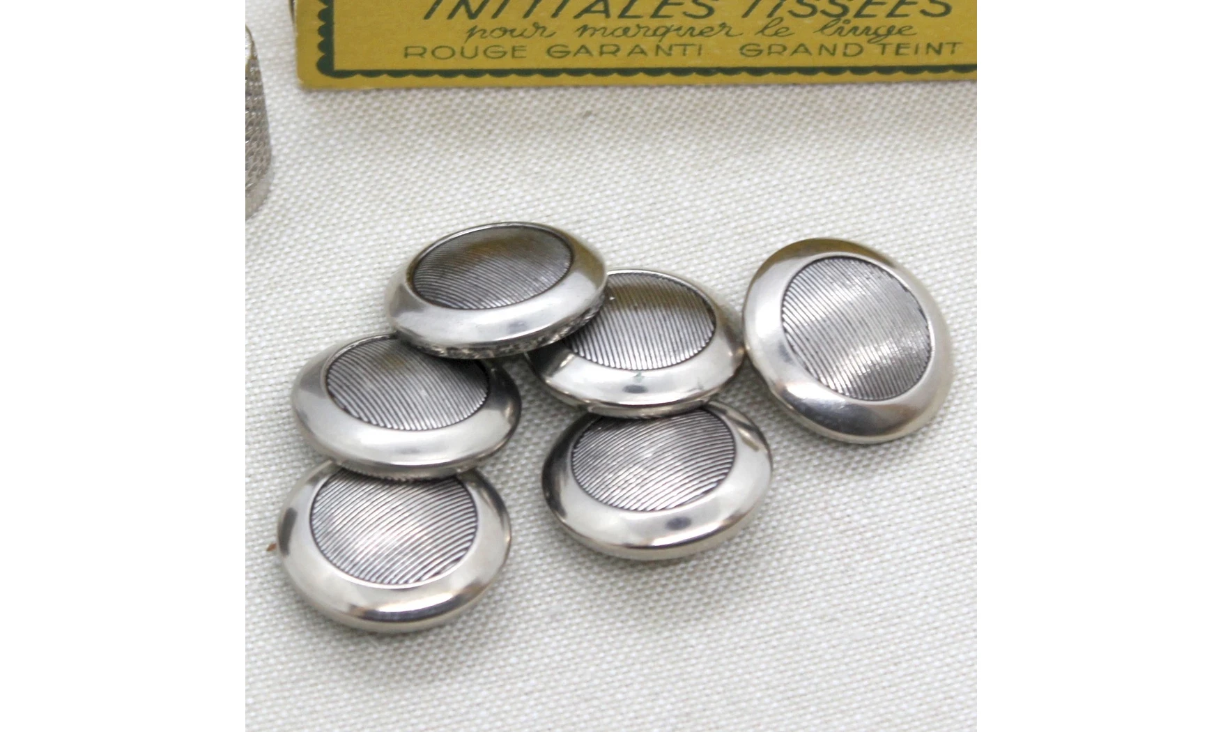 6 Boutons / 23MM / Métal Argenté