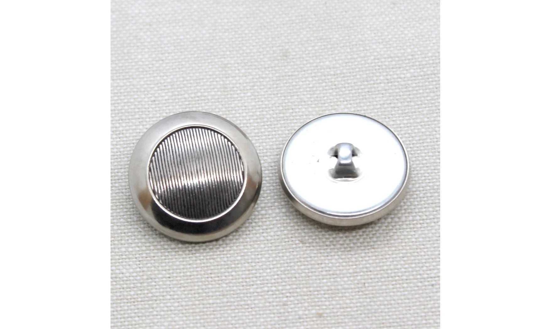 6 Boutons / 23MM / Métal Argenté