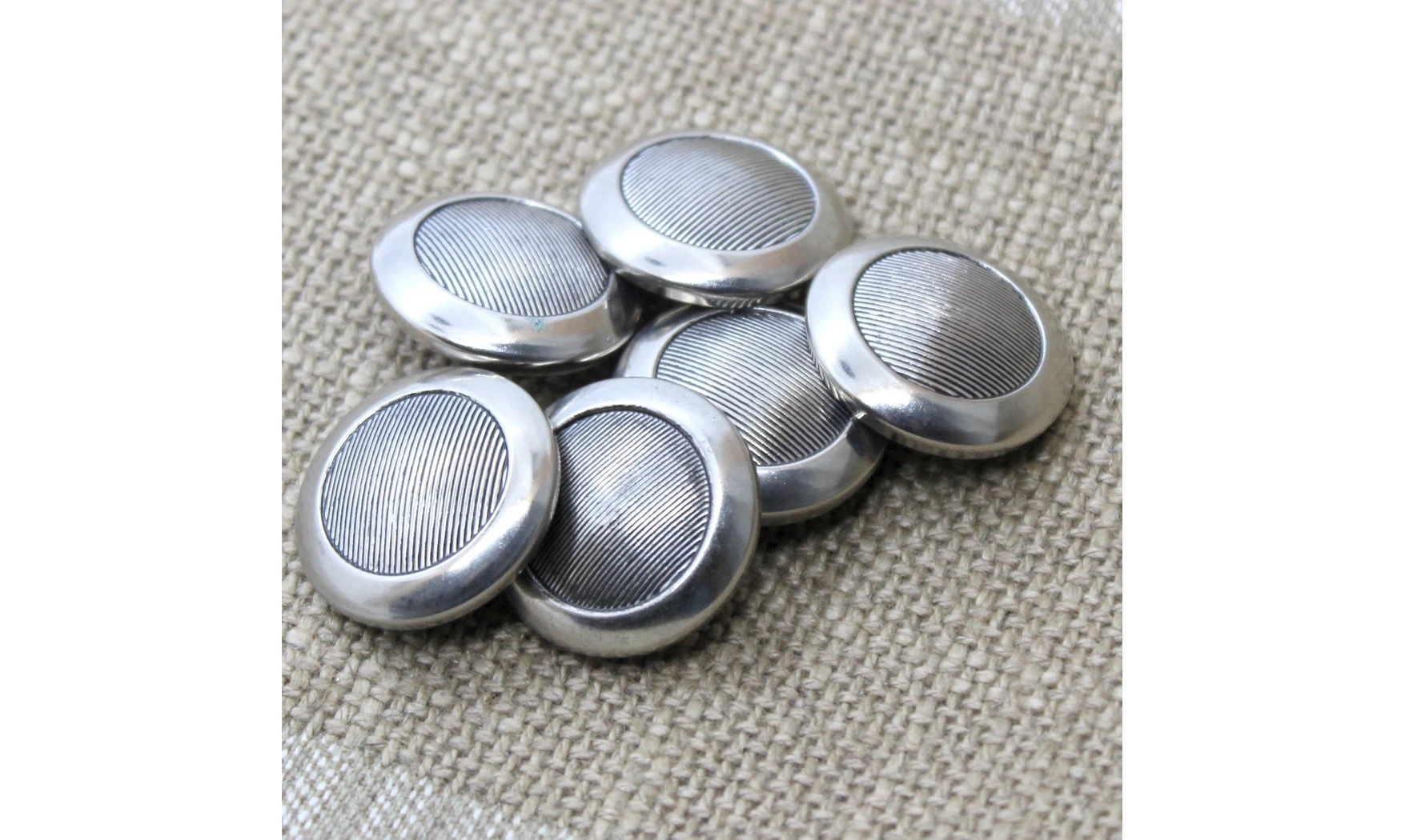 6 Boutons / 23MM / Métal Argenté