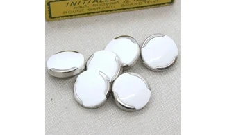 6 Boutons / 22MM / Blanc et argenté
