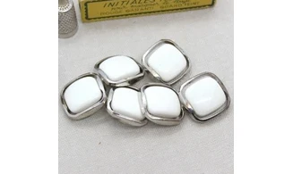 6 Boutons / 25MM / Blanc et argenté