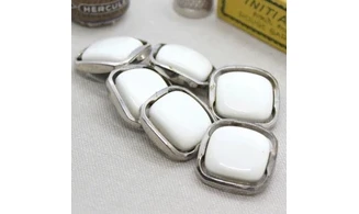 6 Boutons / 25MM / Blanc et argenté