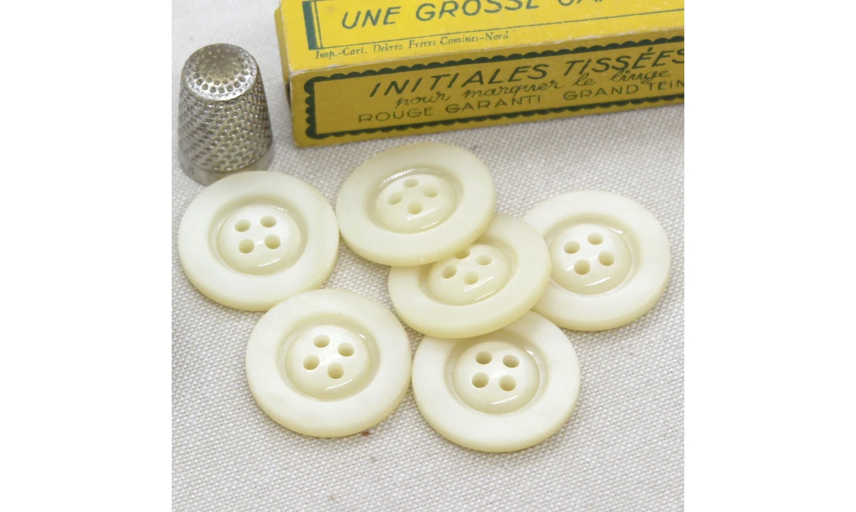 6 Boutons / 27MM / Ivoire