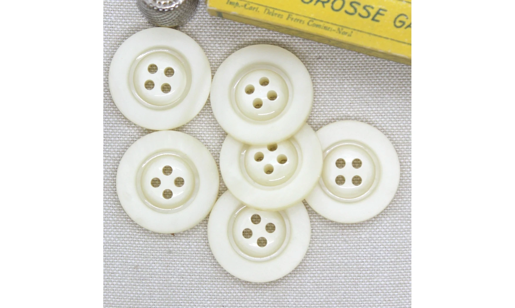 6 Boutons / 27MM / Ivoire