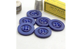 Vintage button Blue
