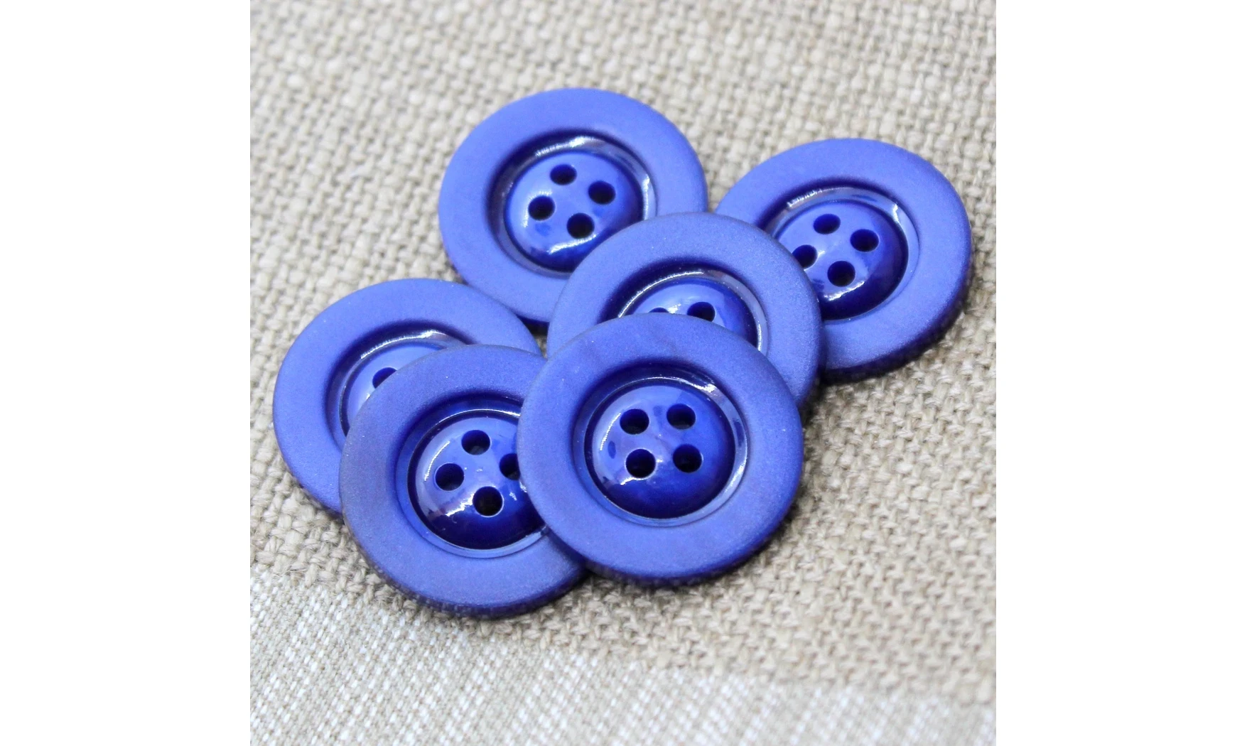 Vintage button Blue