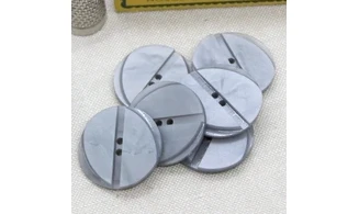 Vintage button Grey