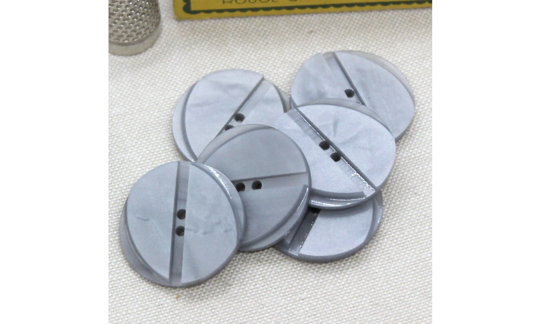 Vintage button Grey