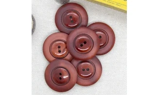 Vintage button Red