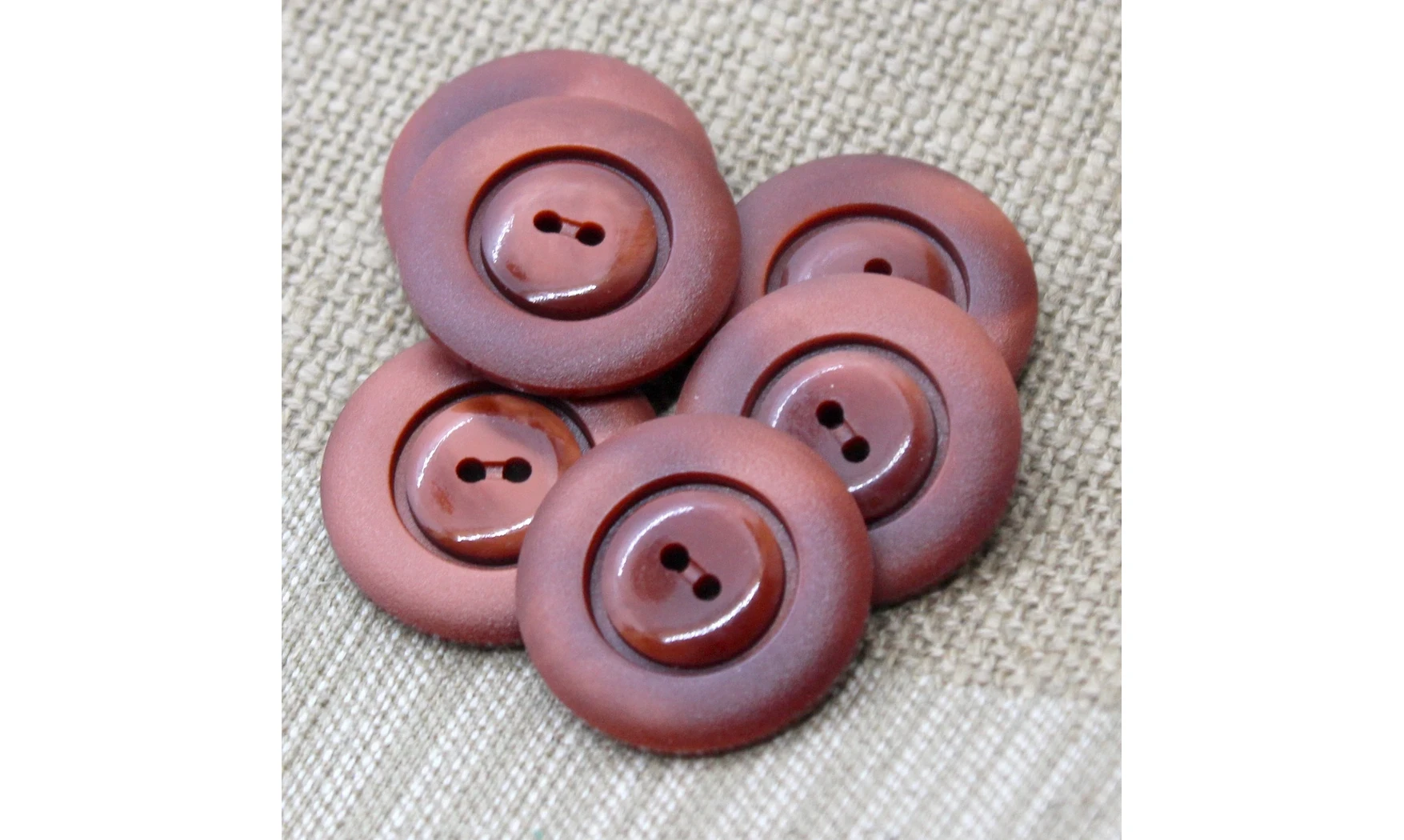 Vintage button Red