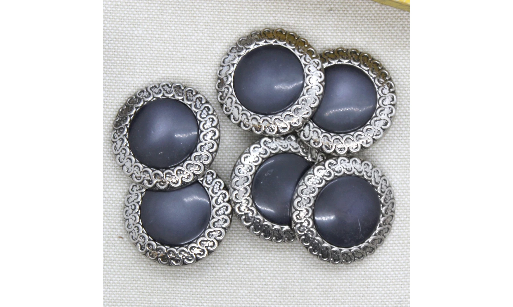 Vintage button Blue
