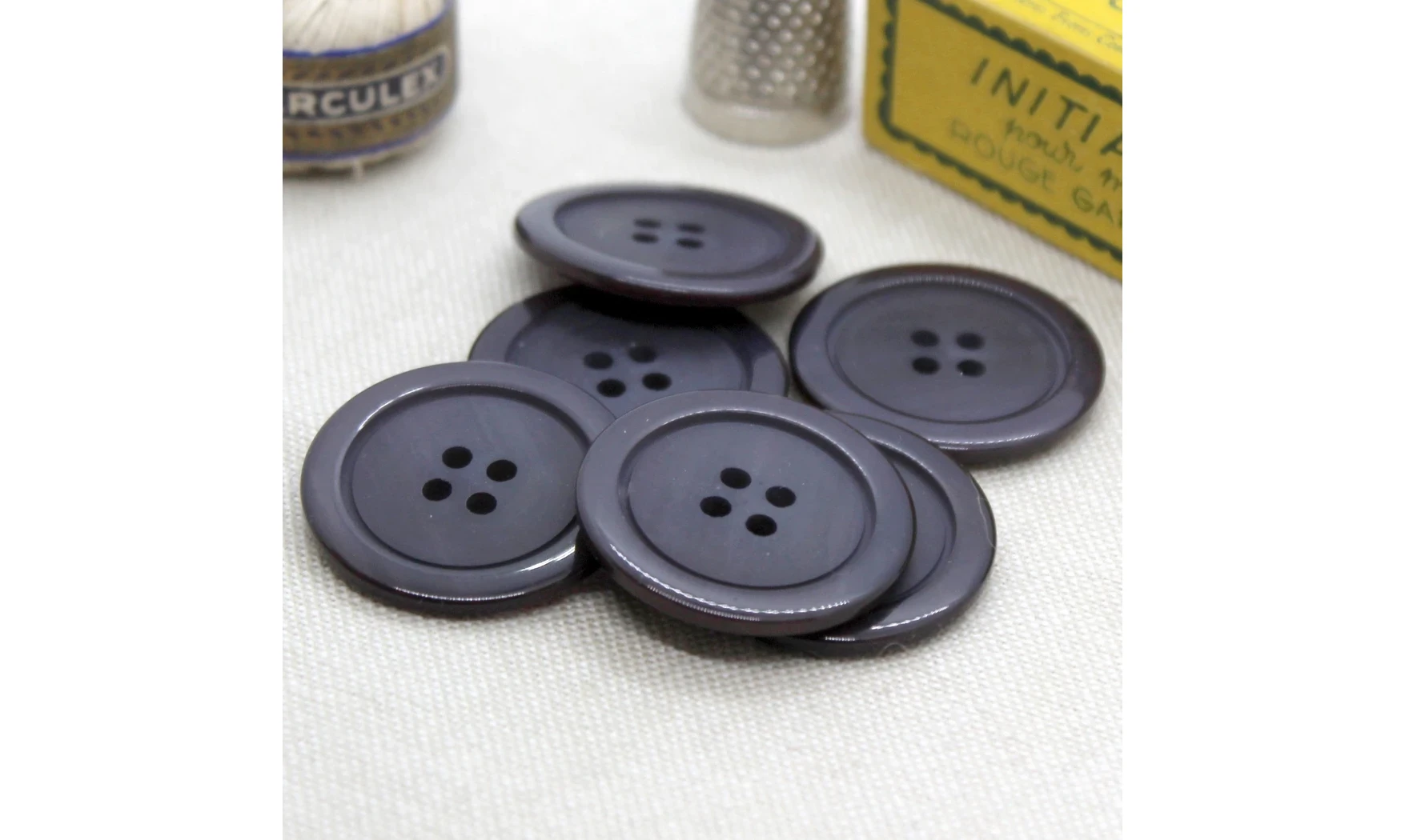 6 Boutons / 28MM / Gris