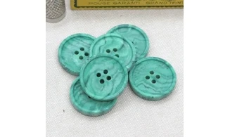 Vintage button Green
