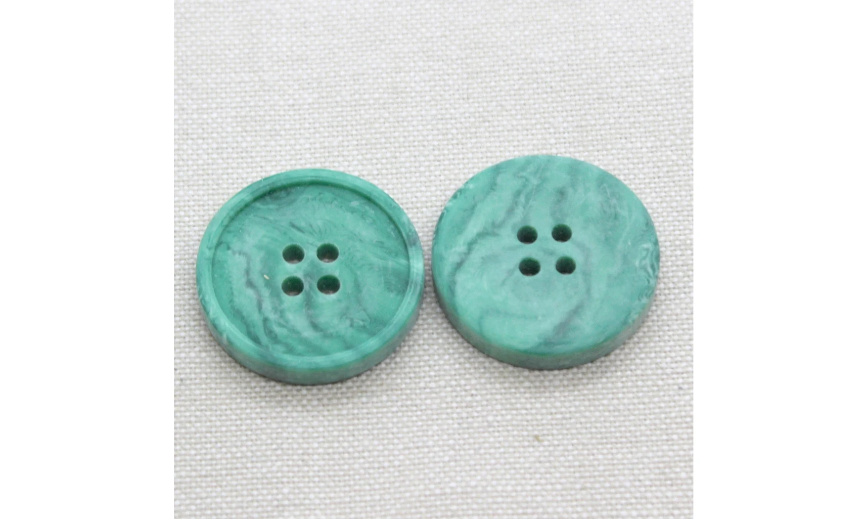 Vintage button Green