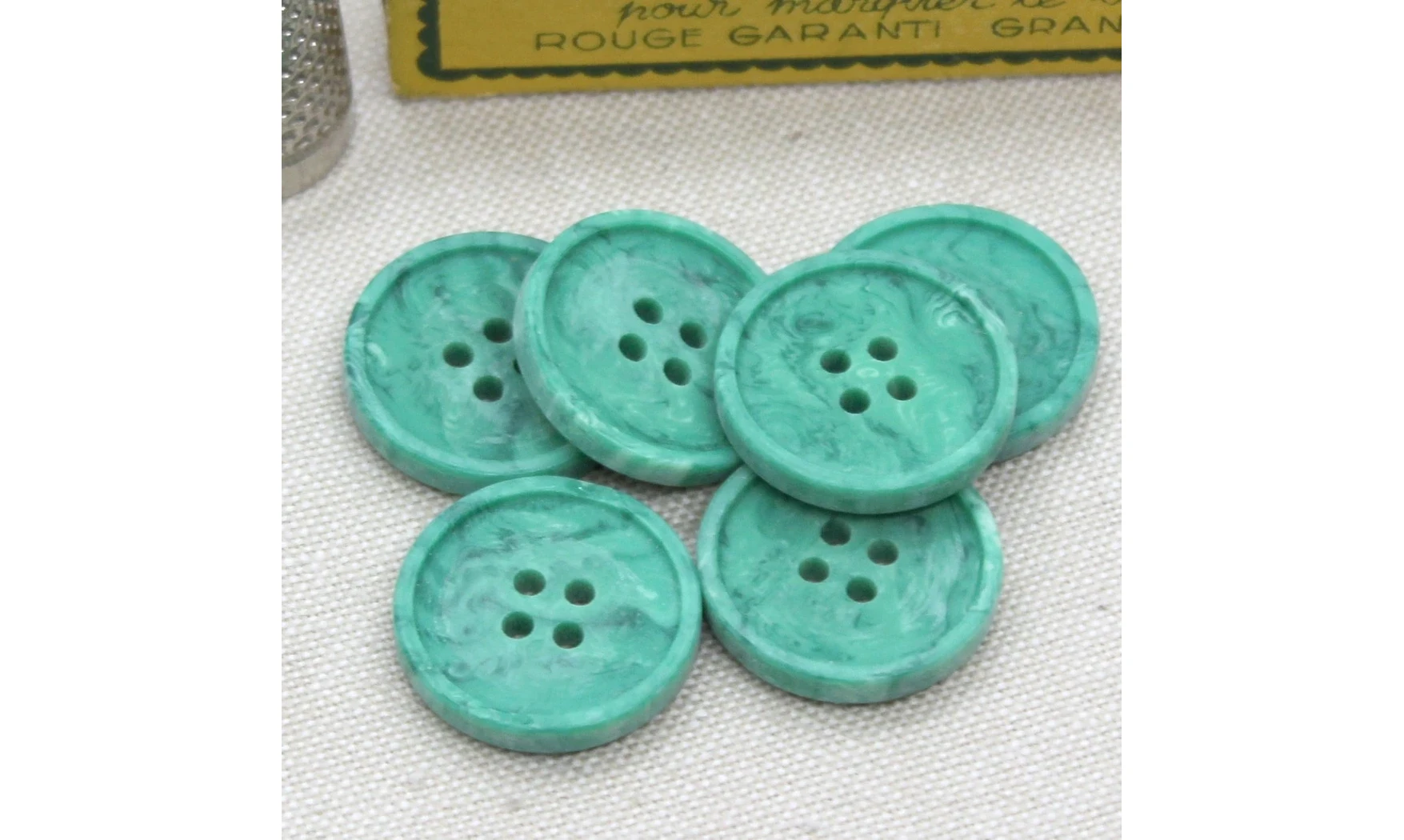 Vintage button Green
