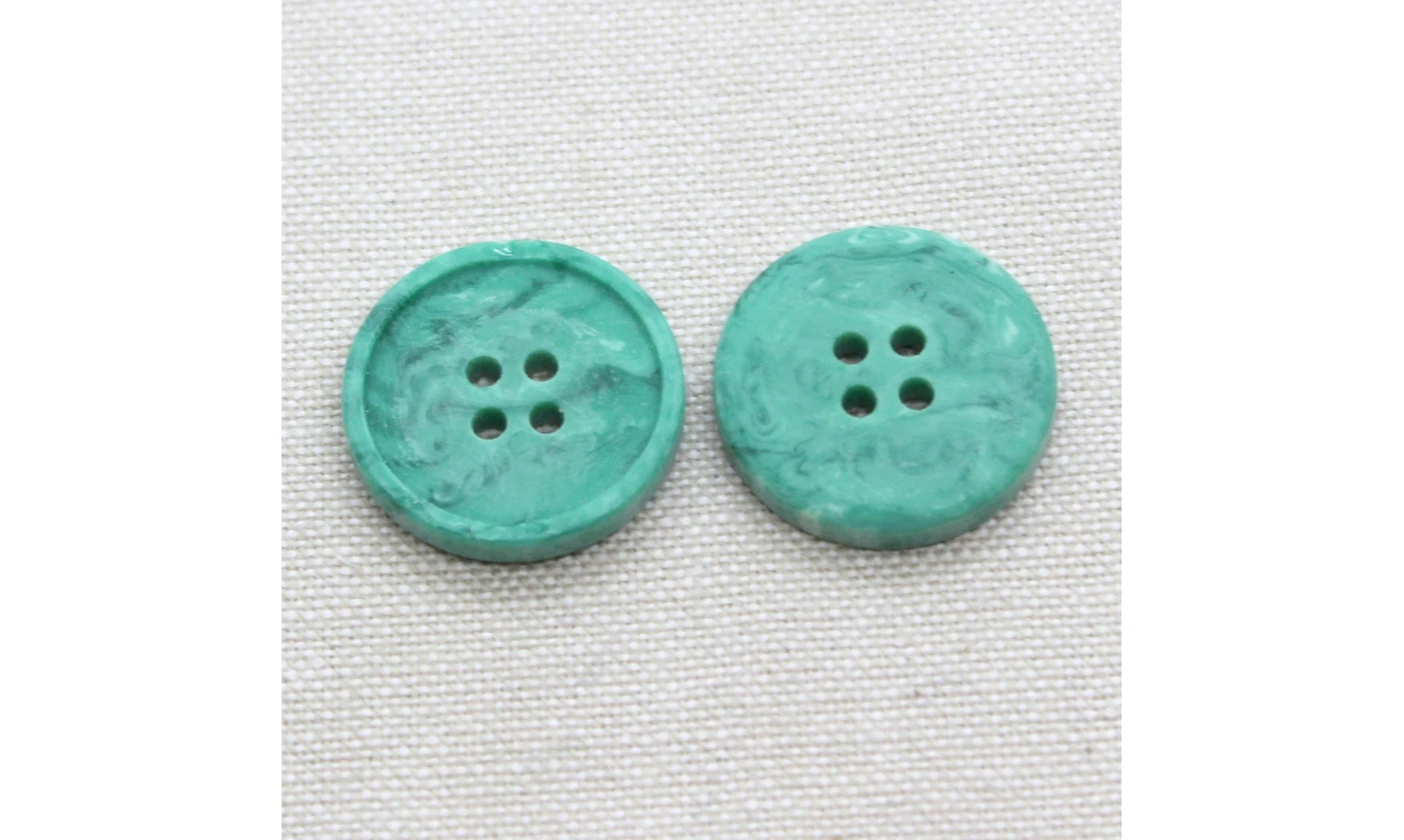 Vintage button Green