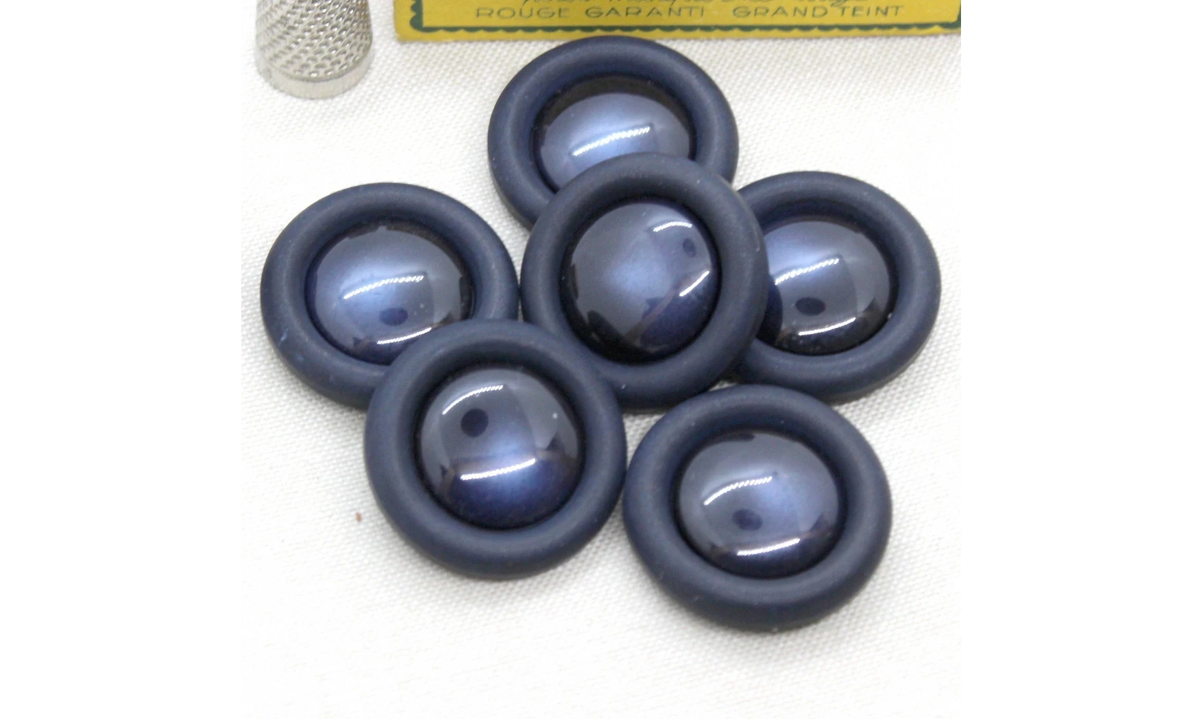 Vintage button Blue
