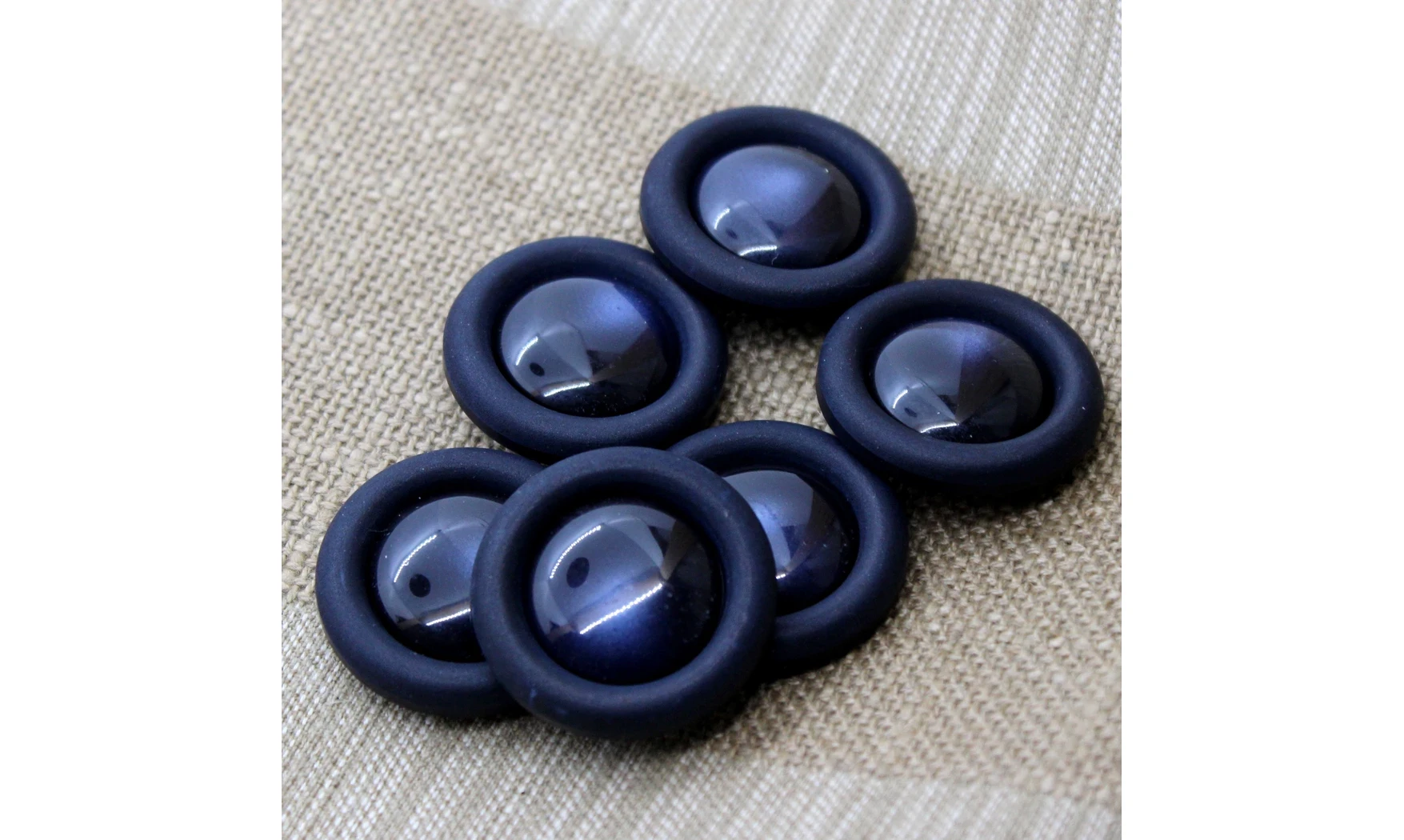 Vintage button Blue