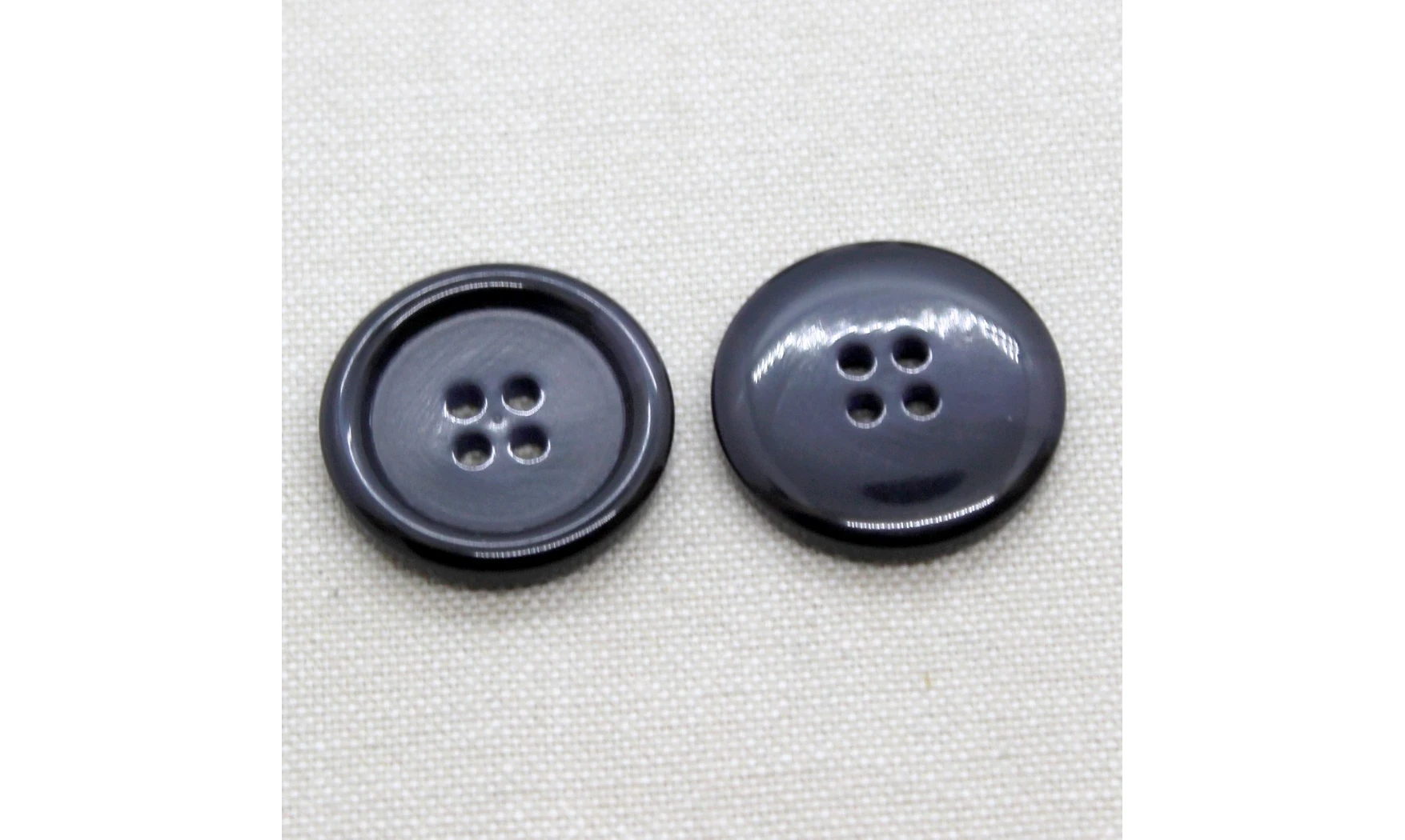 6 Boutons / 26MM / Noir